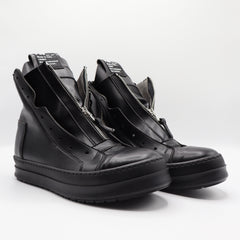 F16 - Classic Total Black