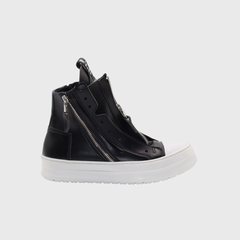 F16 - Classic Black Zip