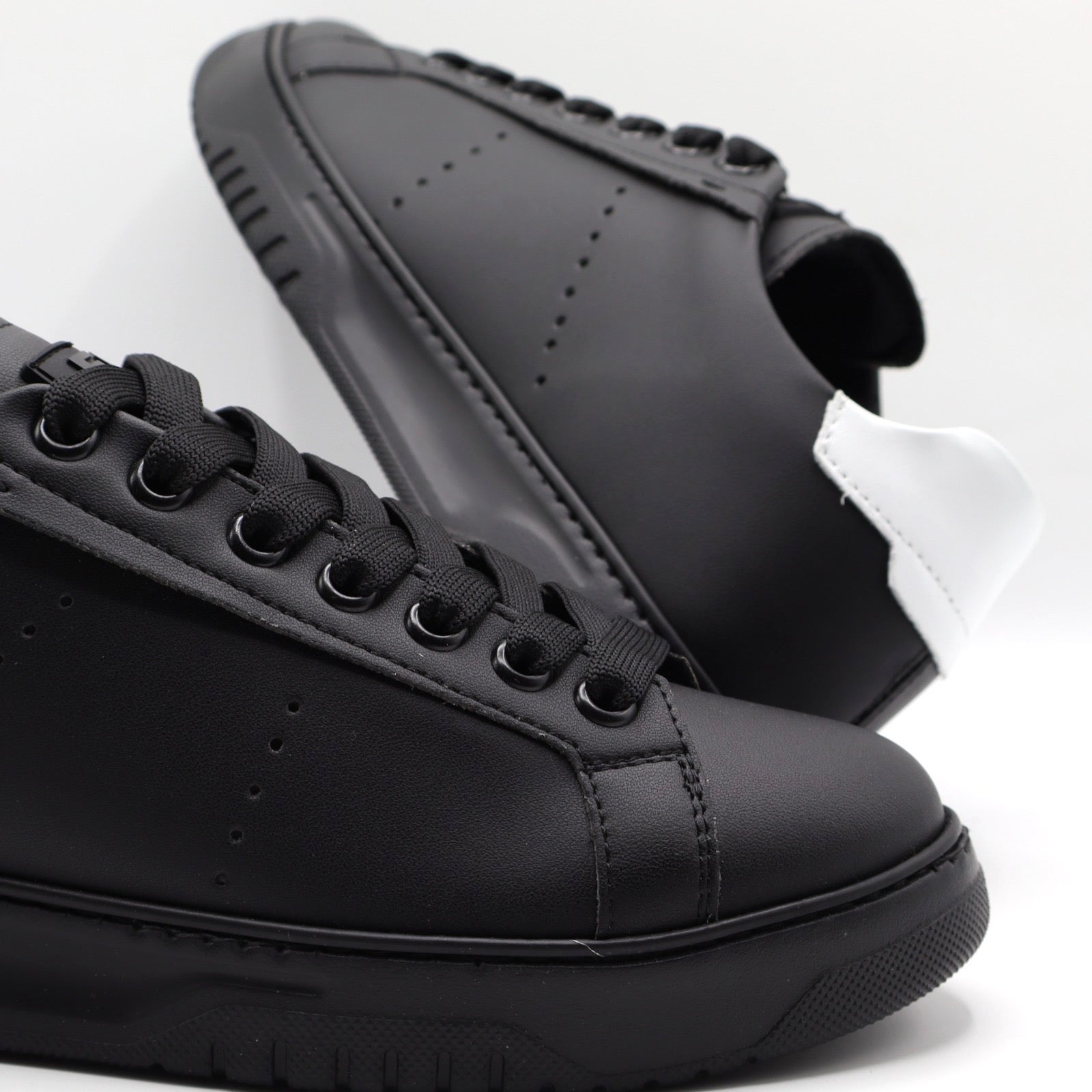VICTORIA - BLACK