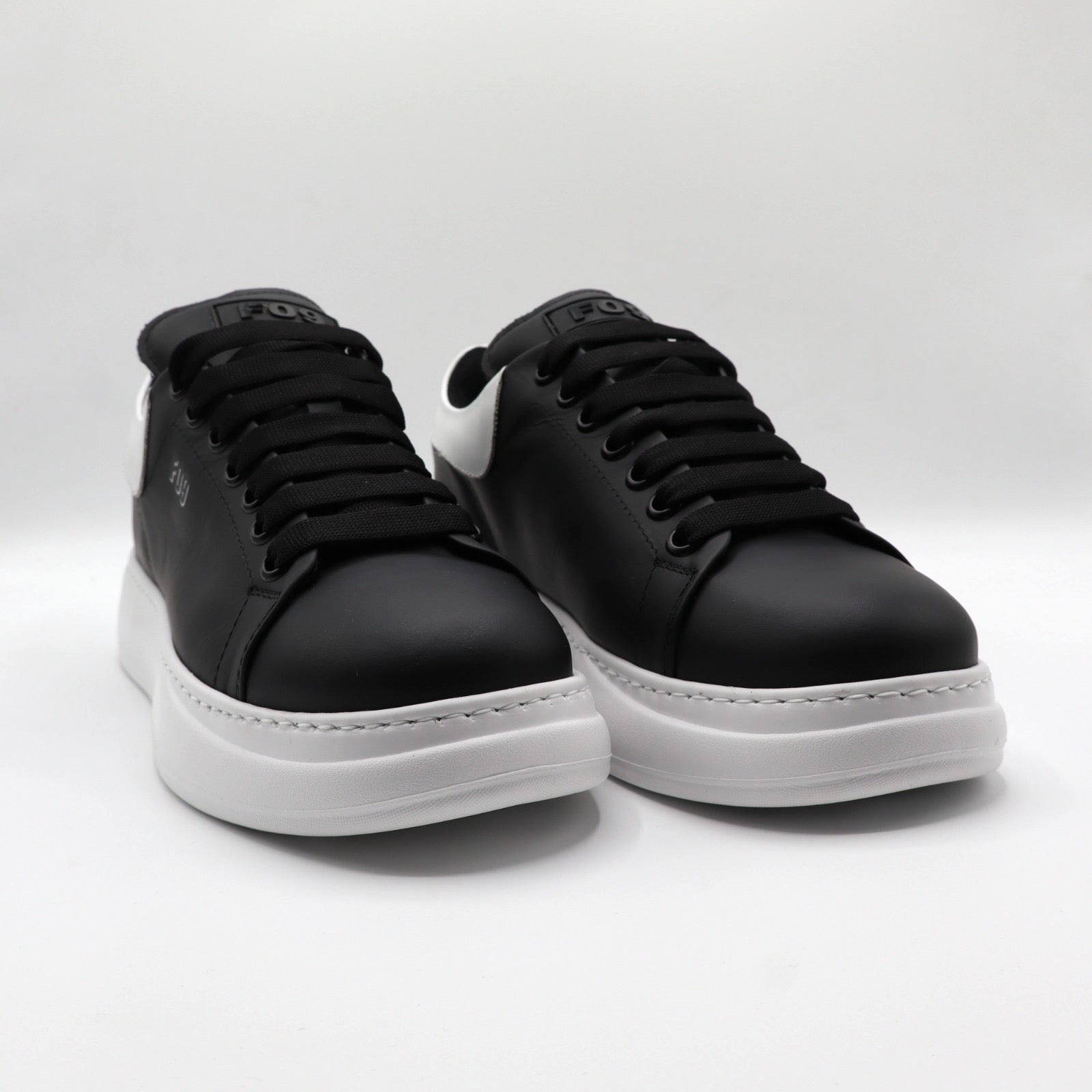 600M - Classic Black BW
