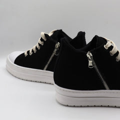 Martin - Classic Black 2