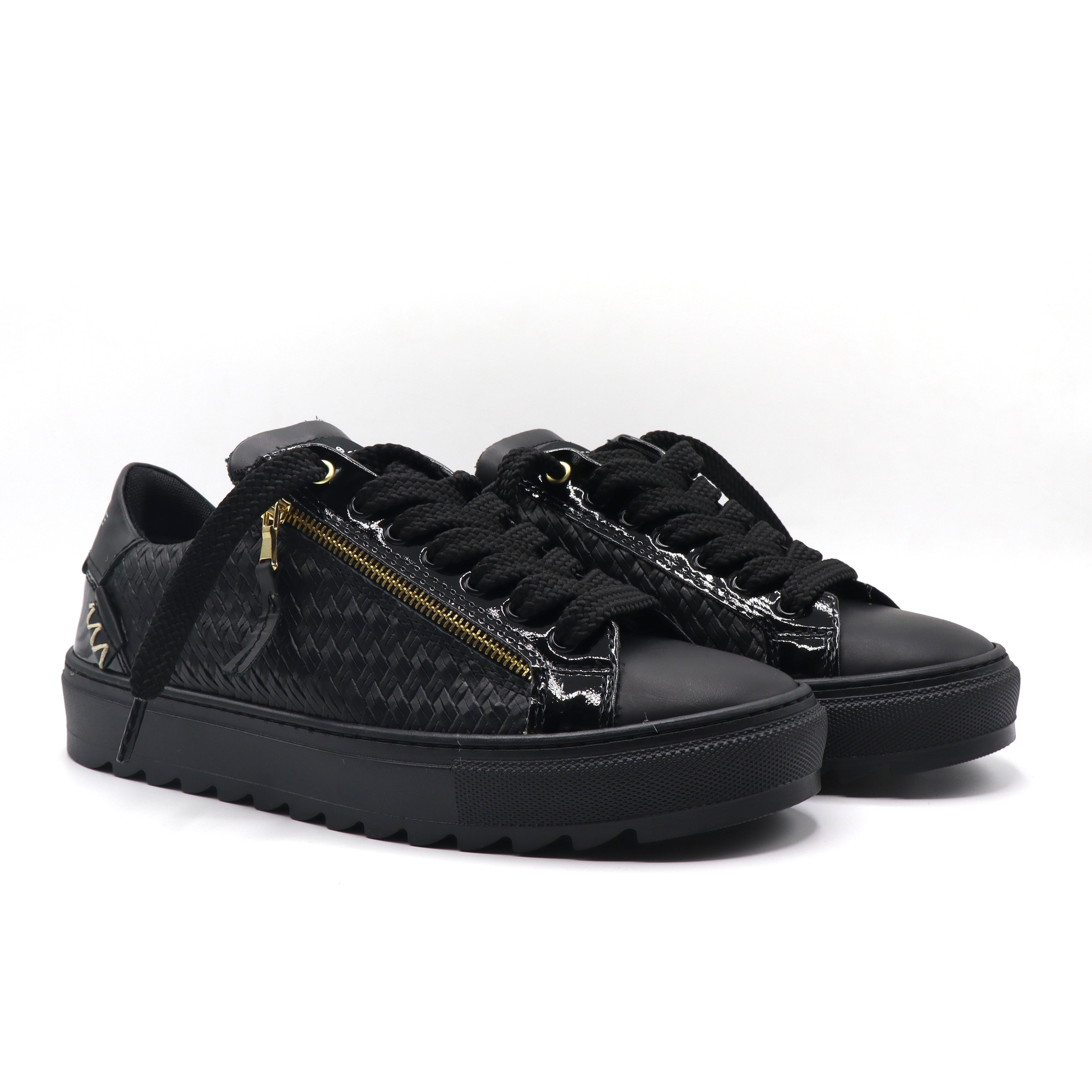 SQUALOS LOW 2.0 total black