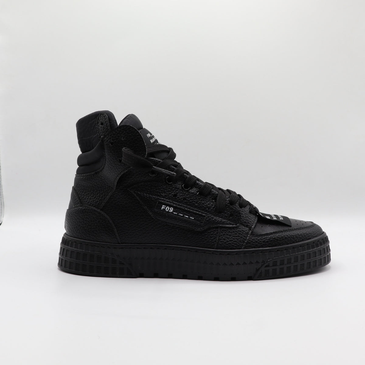 Riad High - Total Black