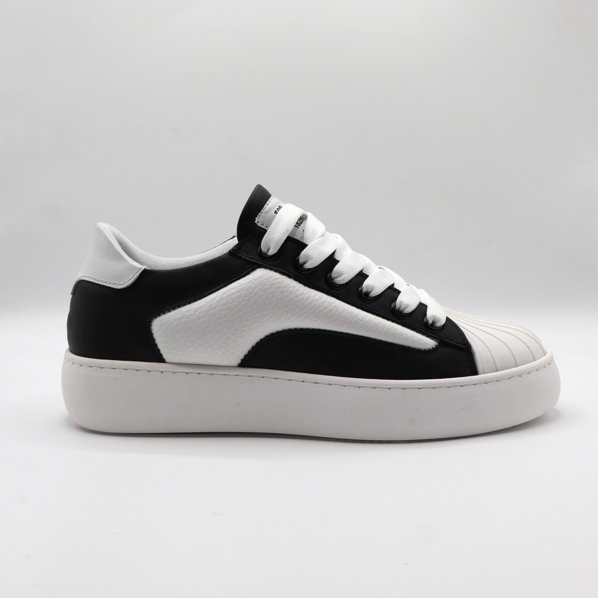 EMPIRE - BLACK AND WHITE