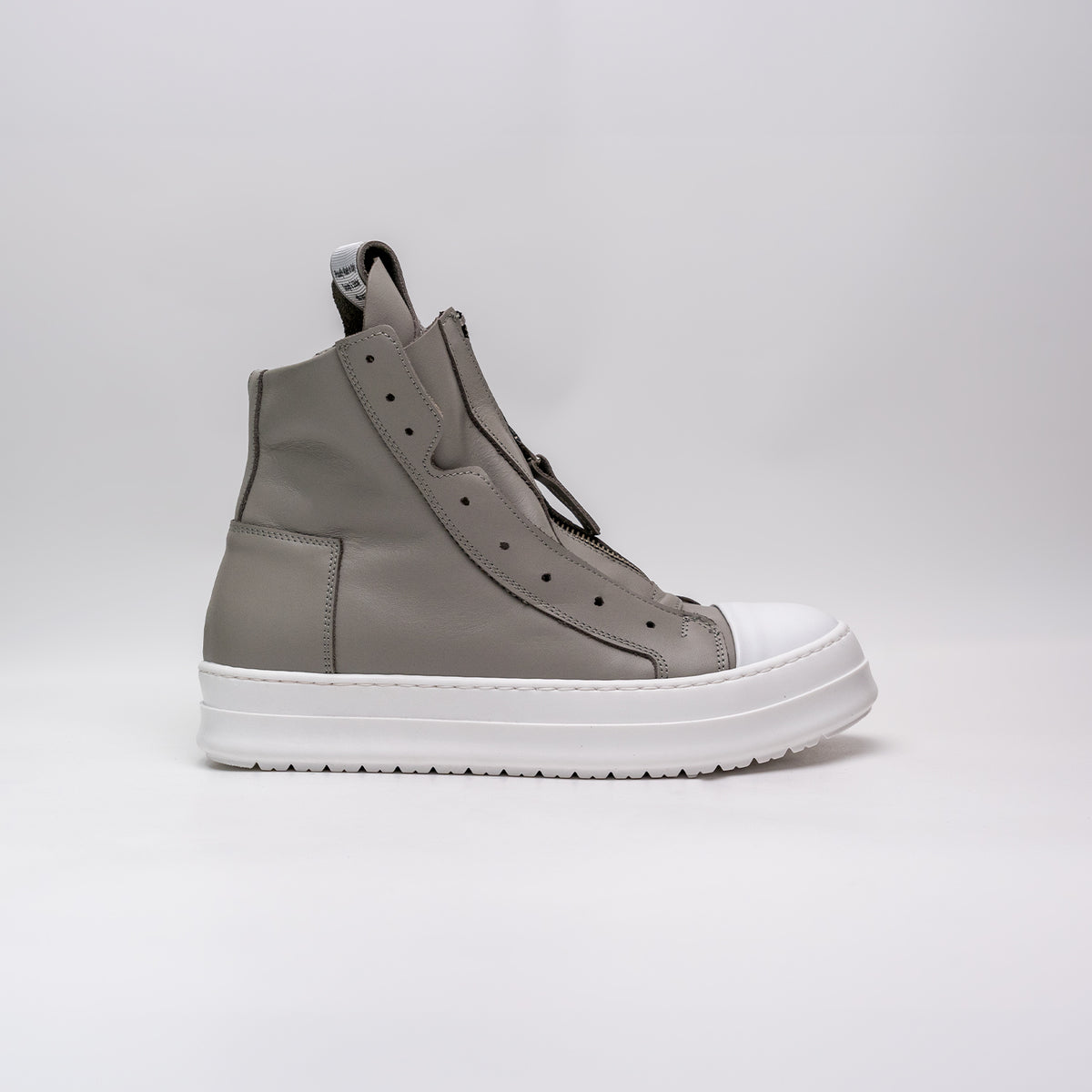 F16 - Classic Grey