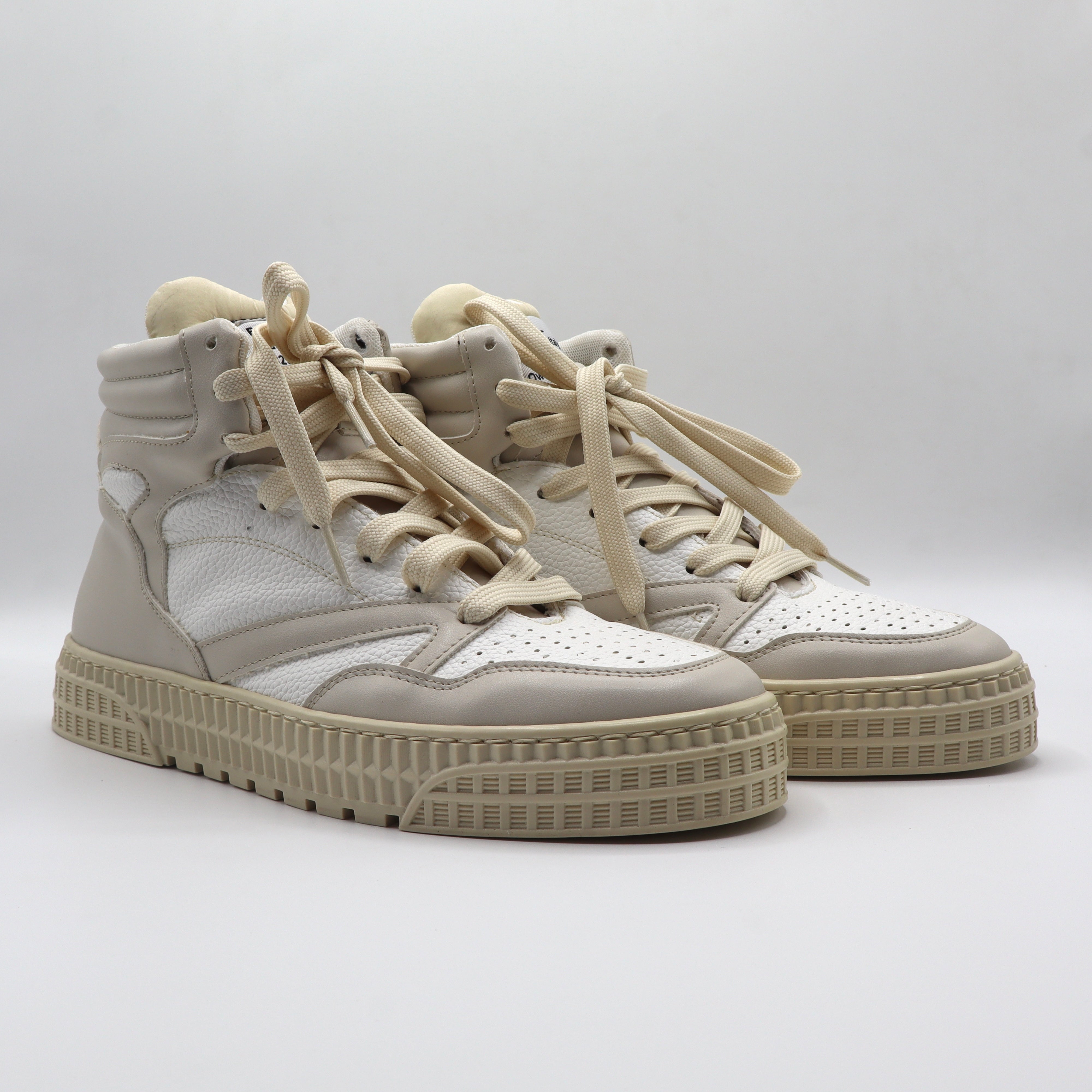 Vesuvio - White and Cream