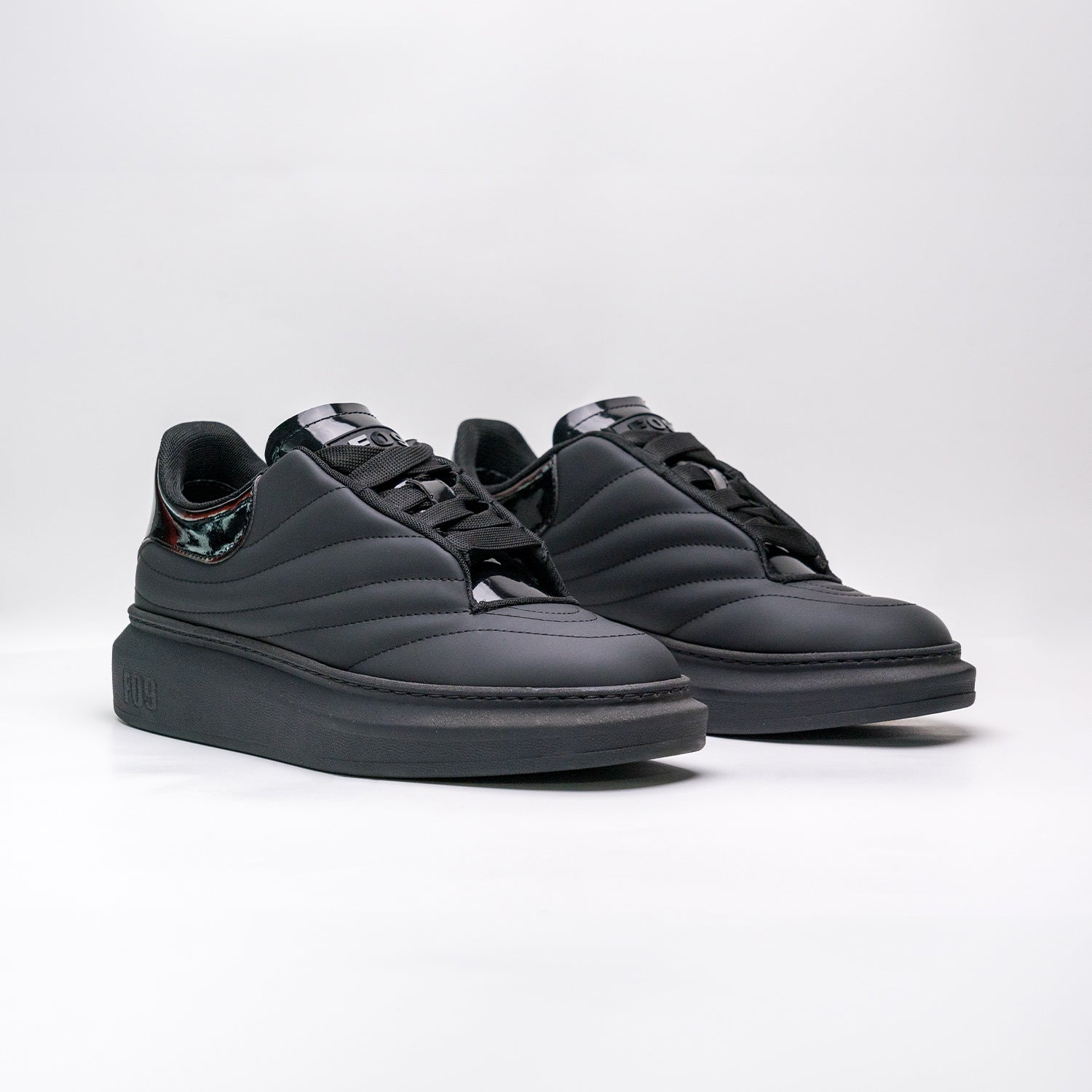 Lagos - Classic Black