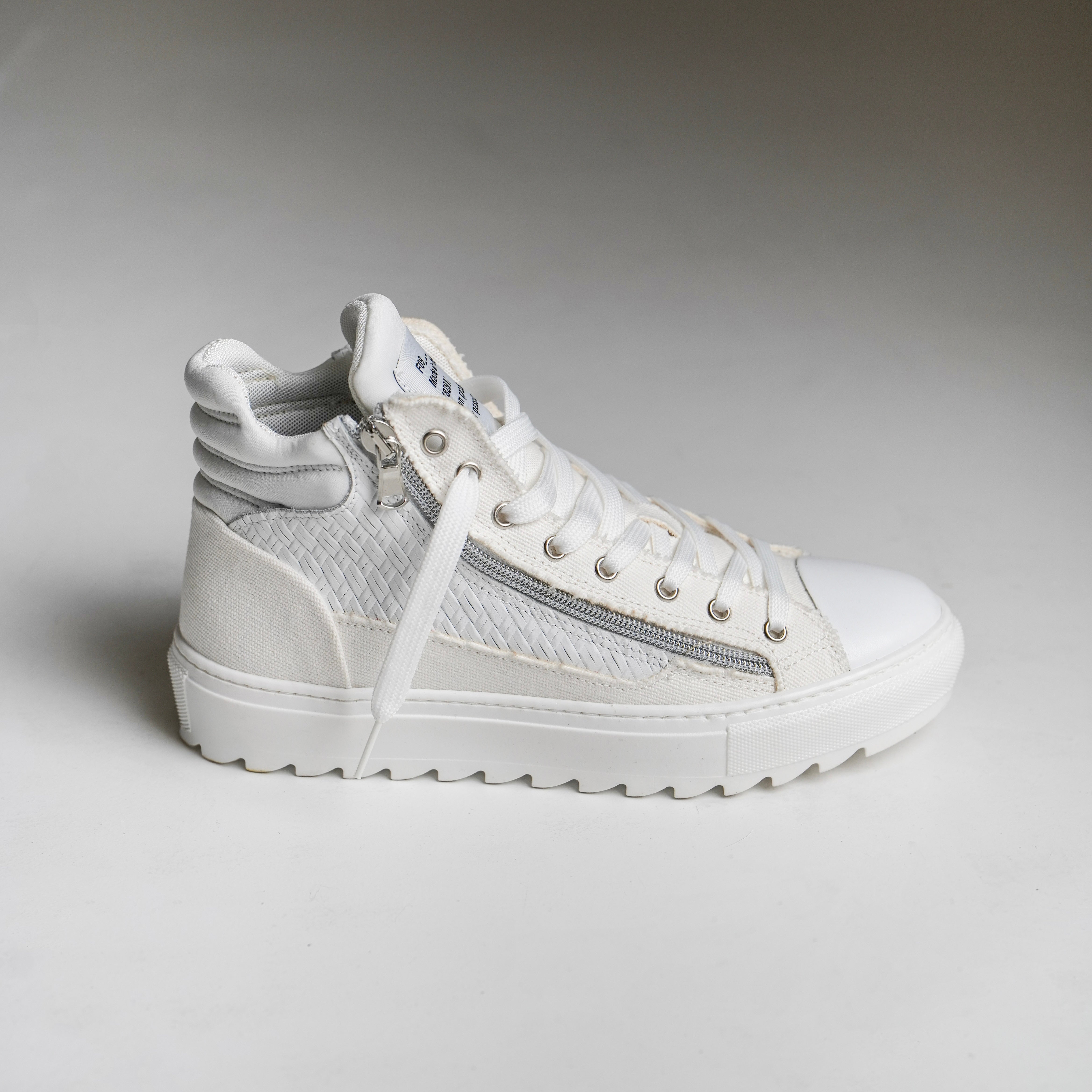 SQUALOS WHITE