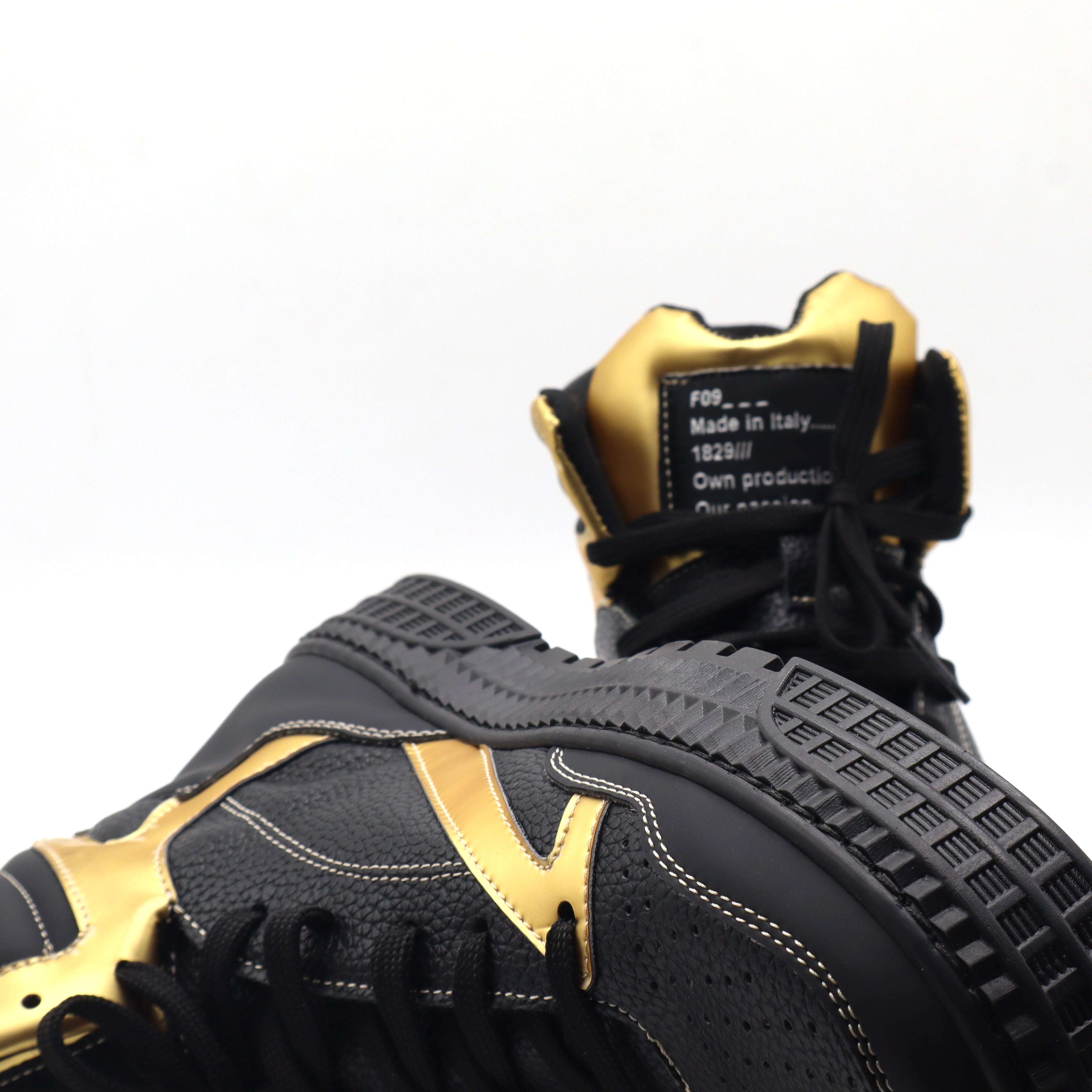 Vesuvio - Gold Black