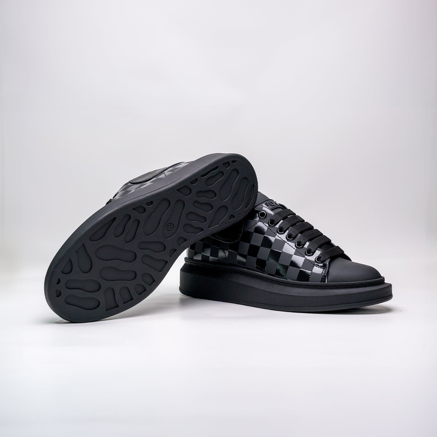 Luy - Classic Full Black