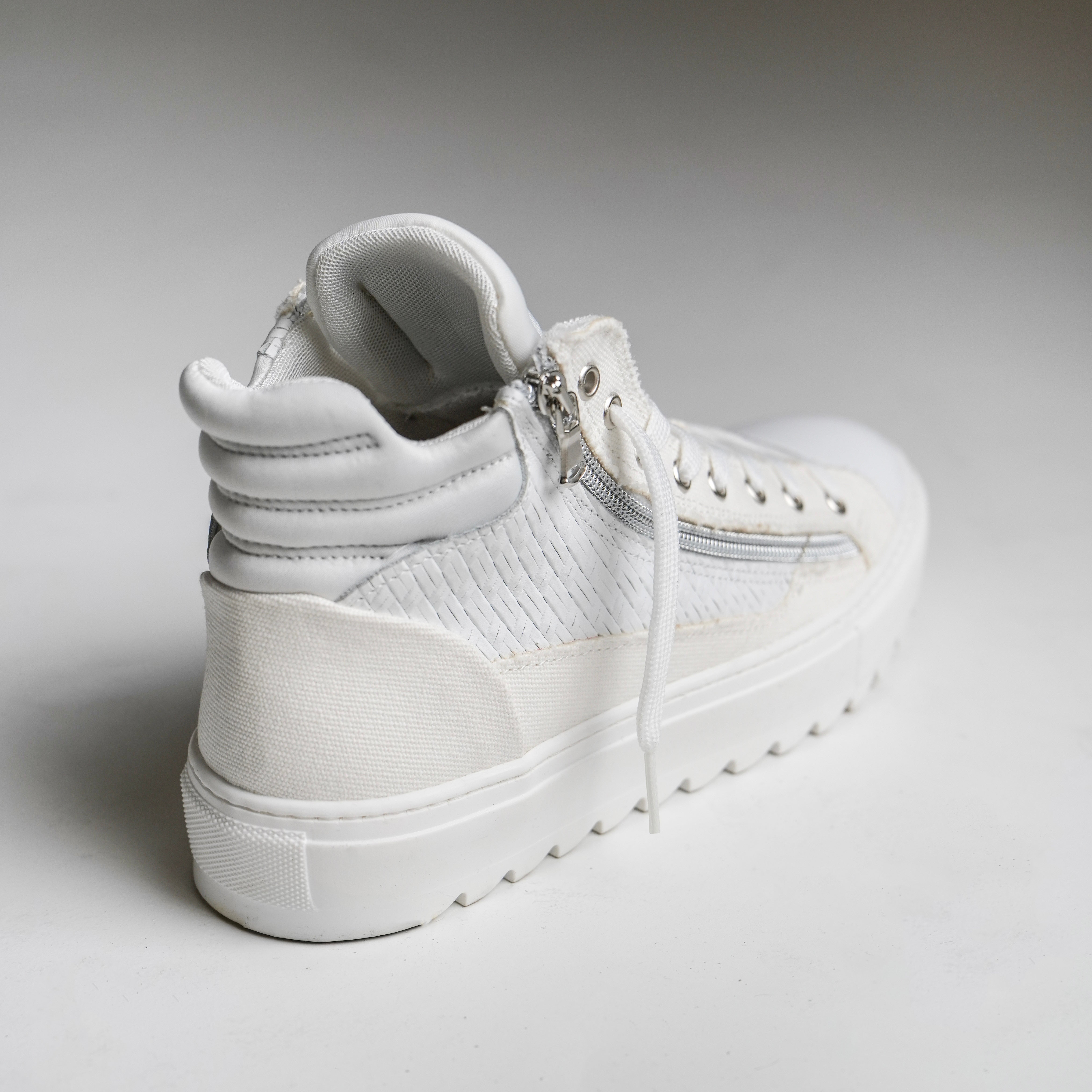 SQUALOS WHITE