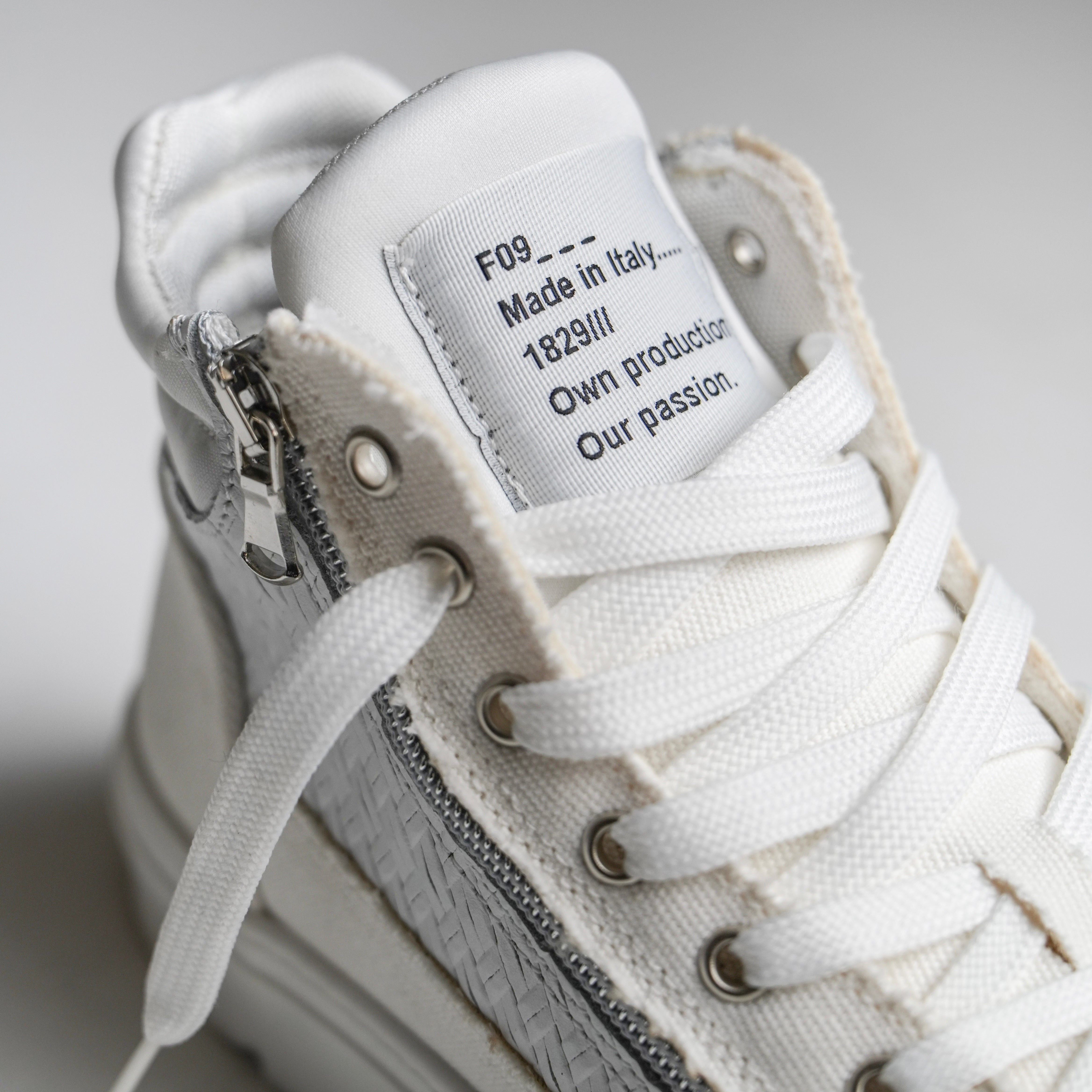SQUALOS WHITE