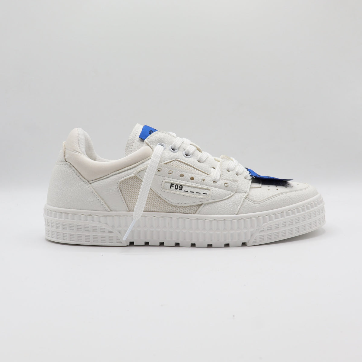 RIAD LOW - WHITE AND BLUE