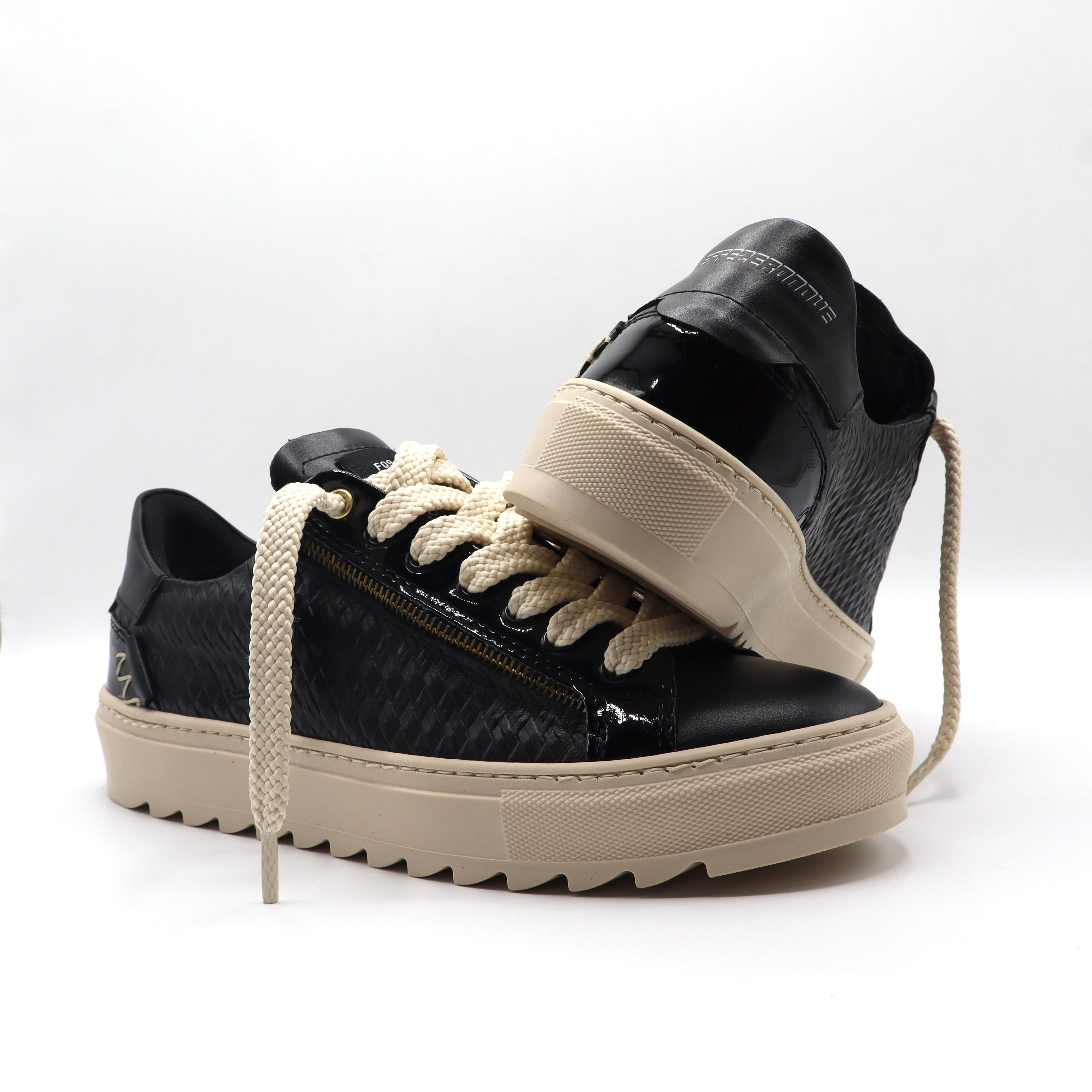 SQUALOS LOW 2.0 black and cream