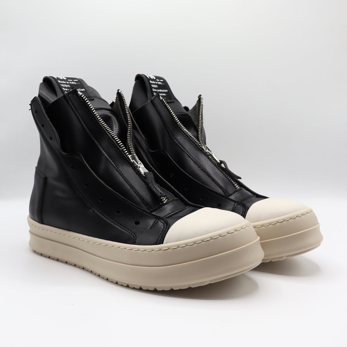 F16 - Classic Black