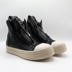 F16 - Classic Black