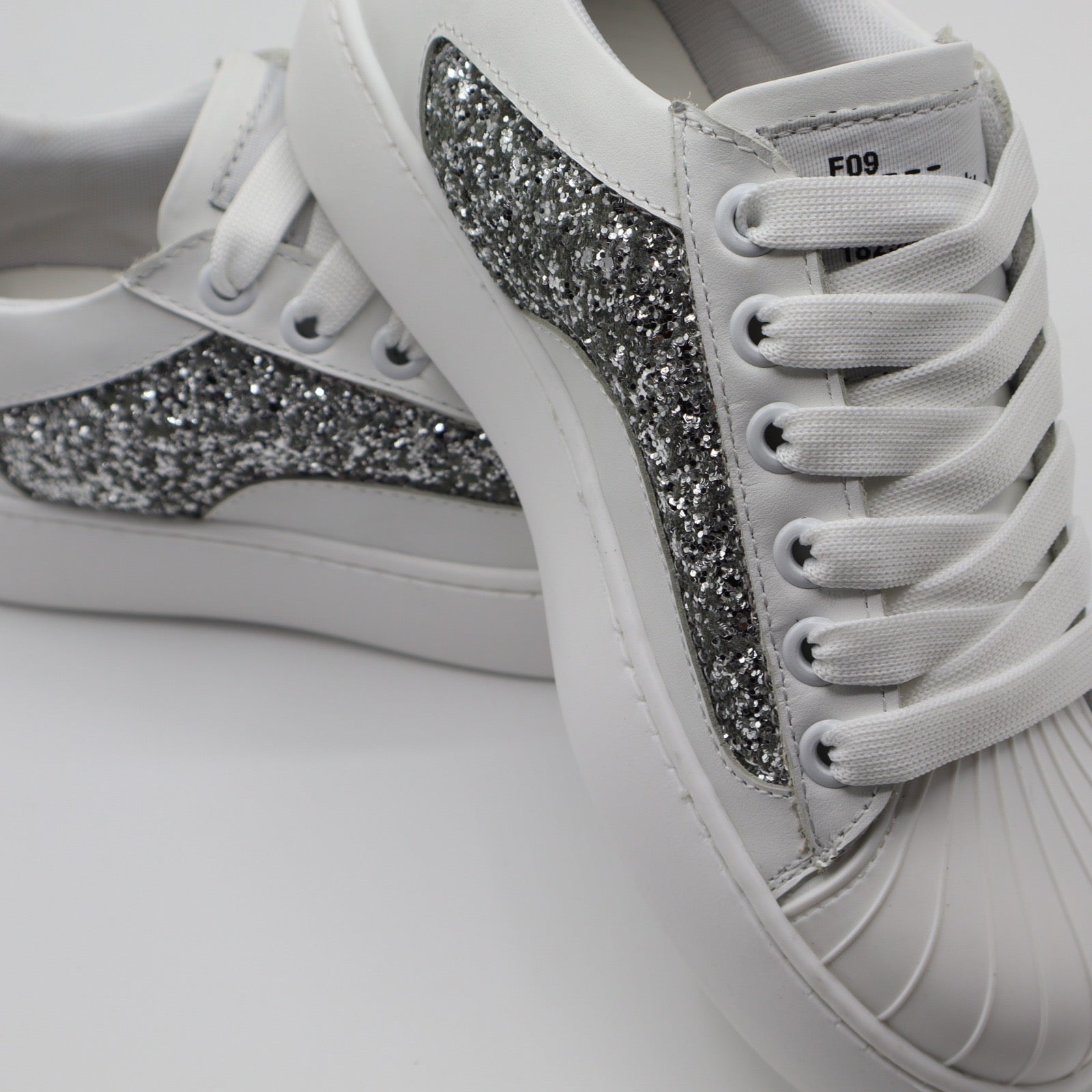 EMPIRE - WHITE SHINE