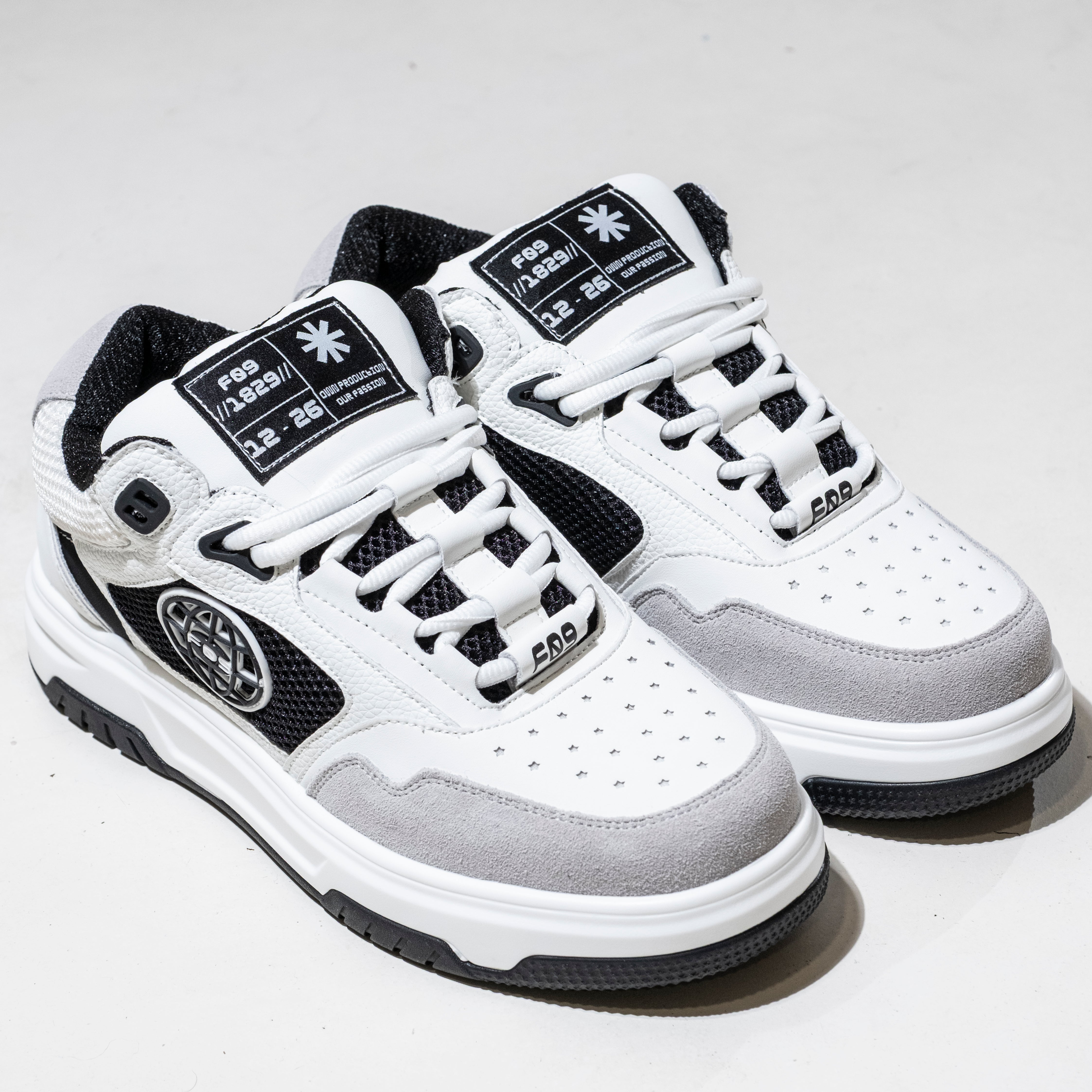 Skate pro - black and white
