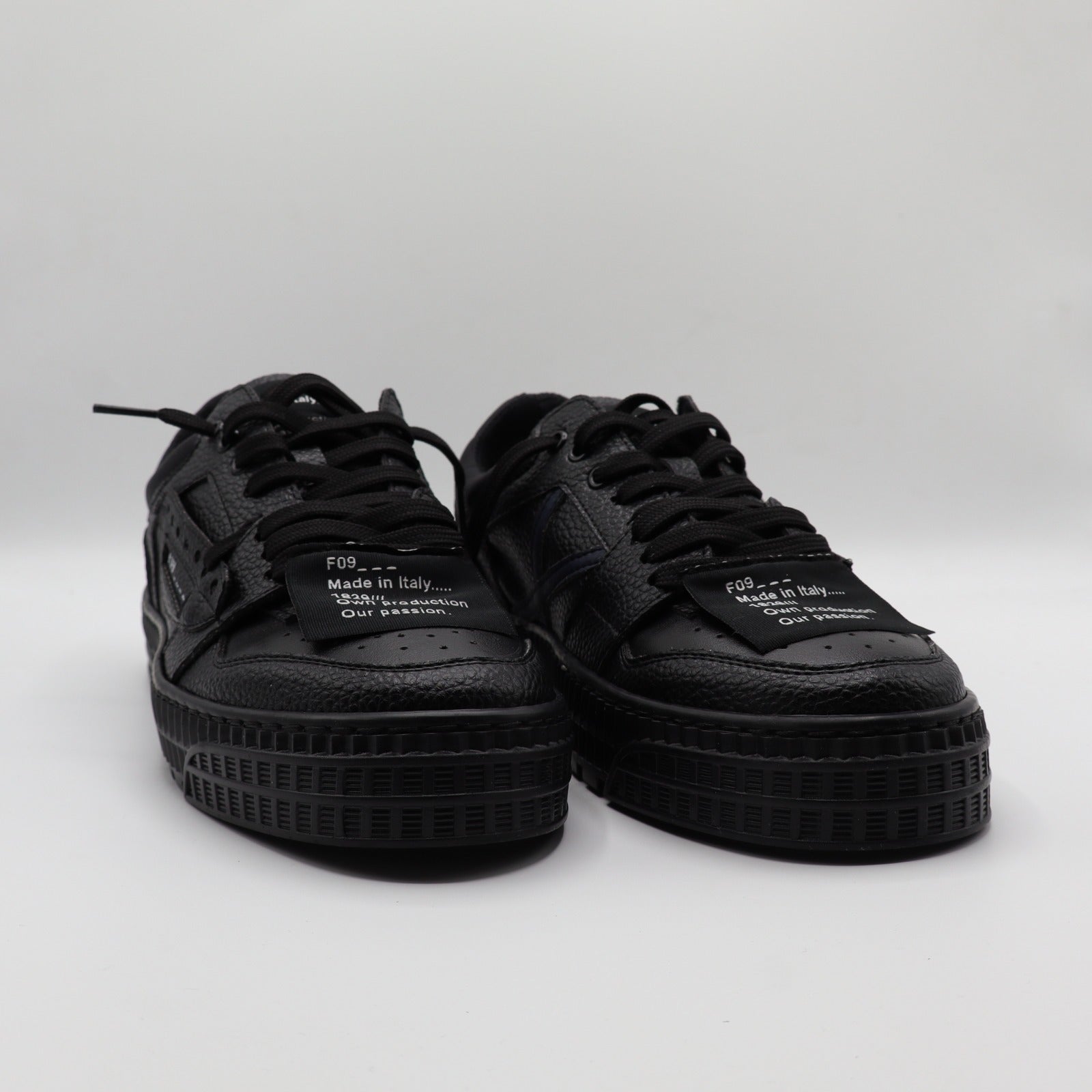 RIAD LOW - TOTAL BLACK 2.0