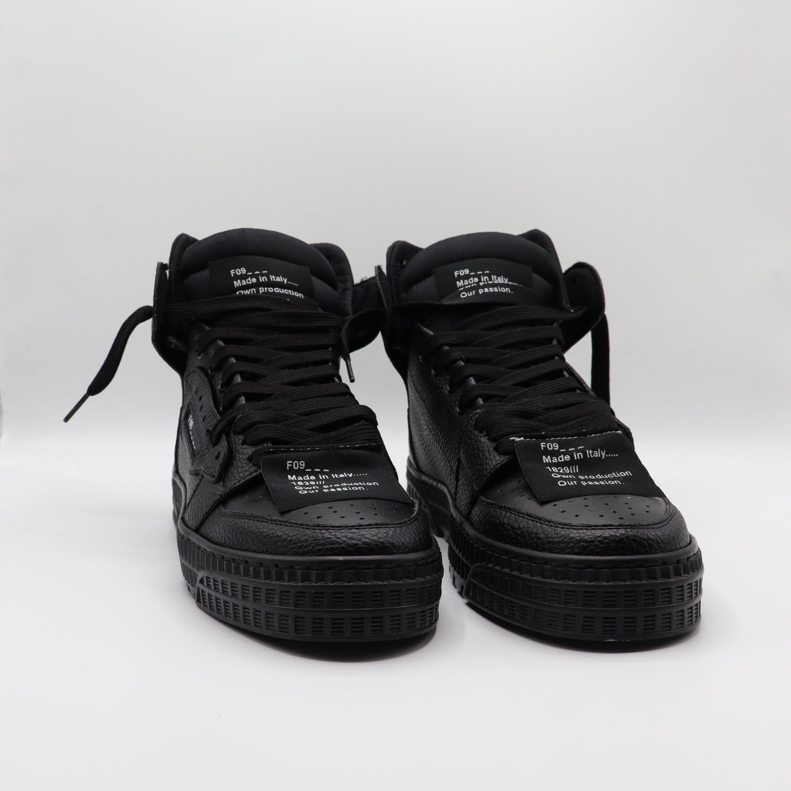 Riad High - Total Black