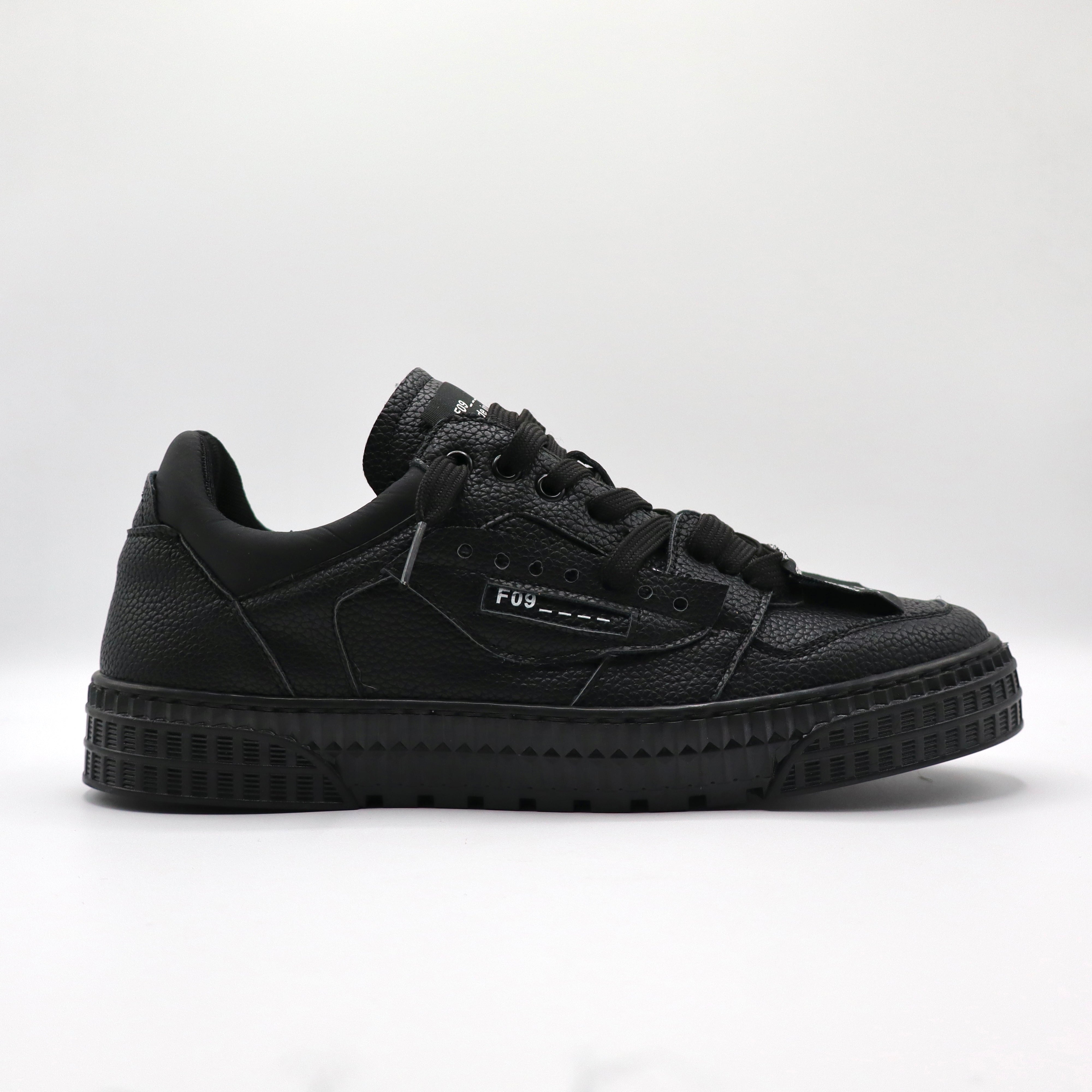 Riad Low - Total Black
