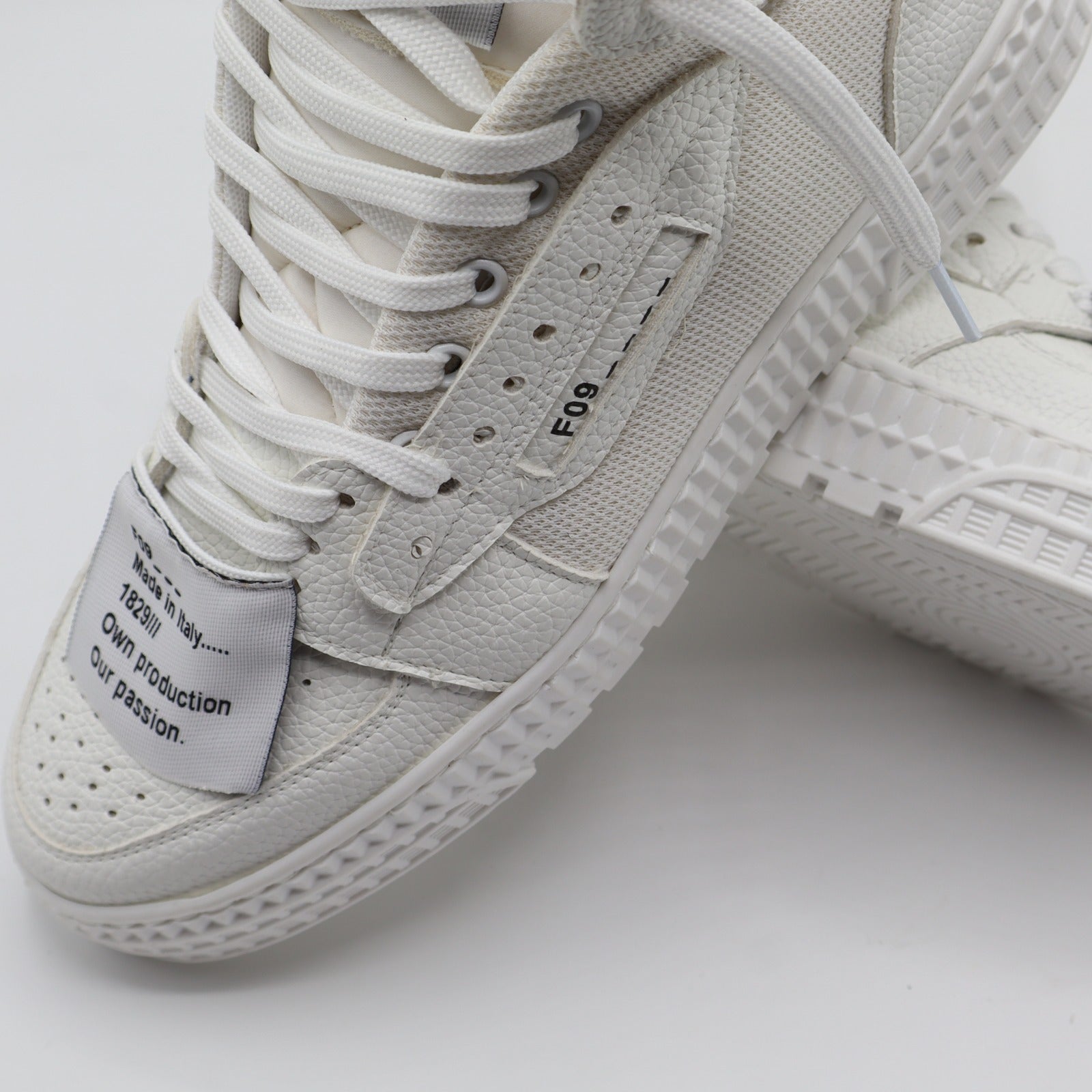 Riad High - Full White