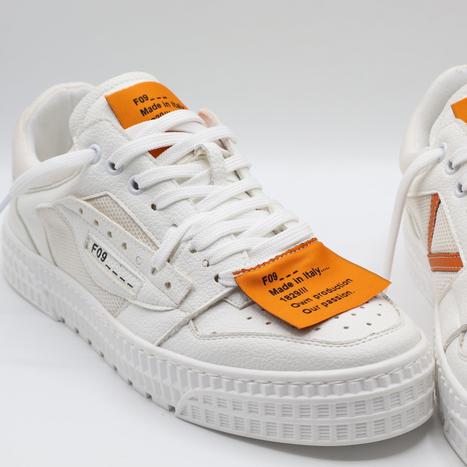 Riad Low - White/O