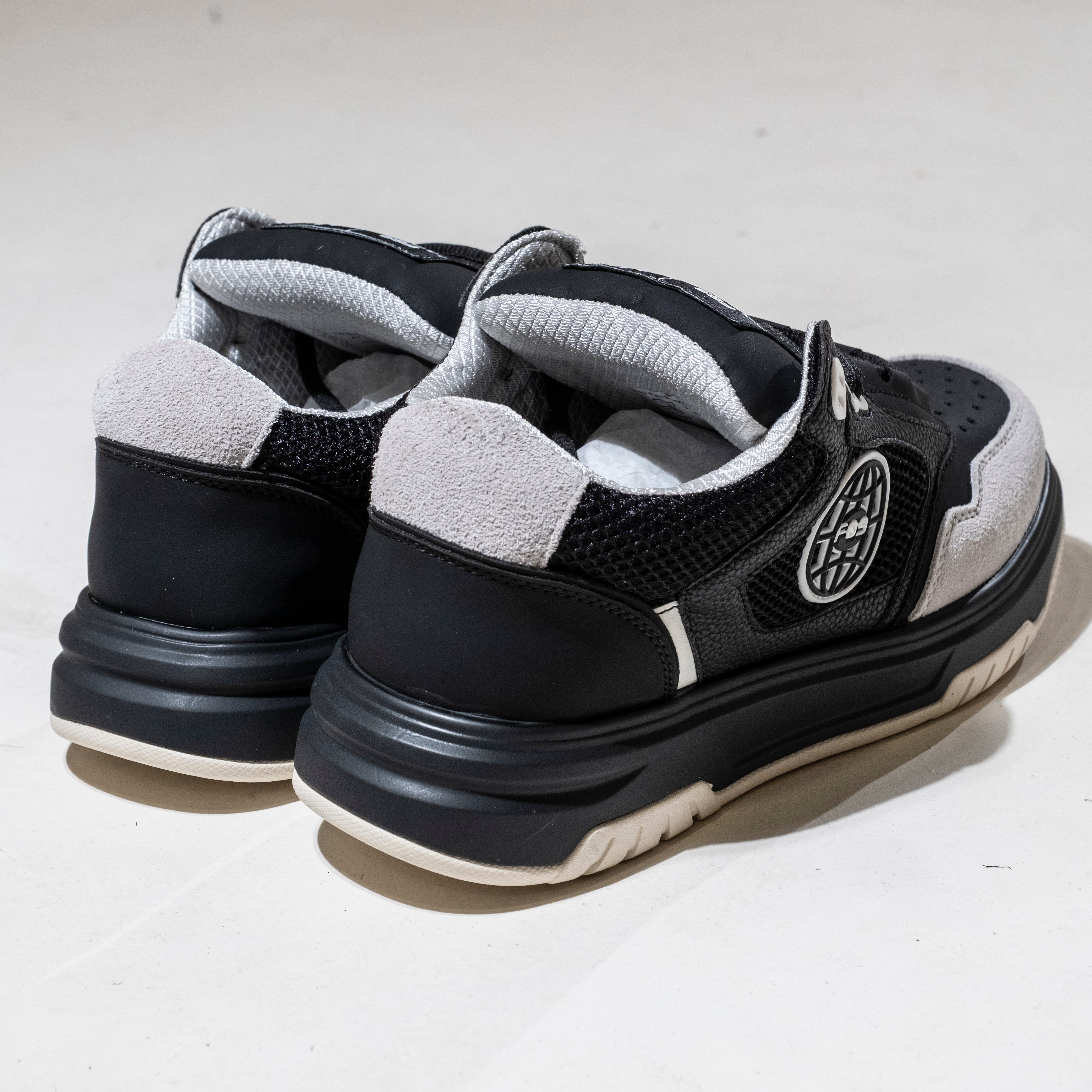 Skate pro - black and gray