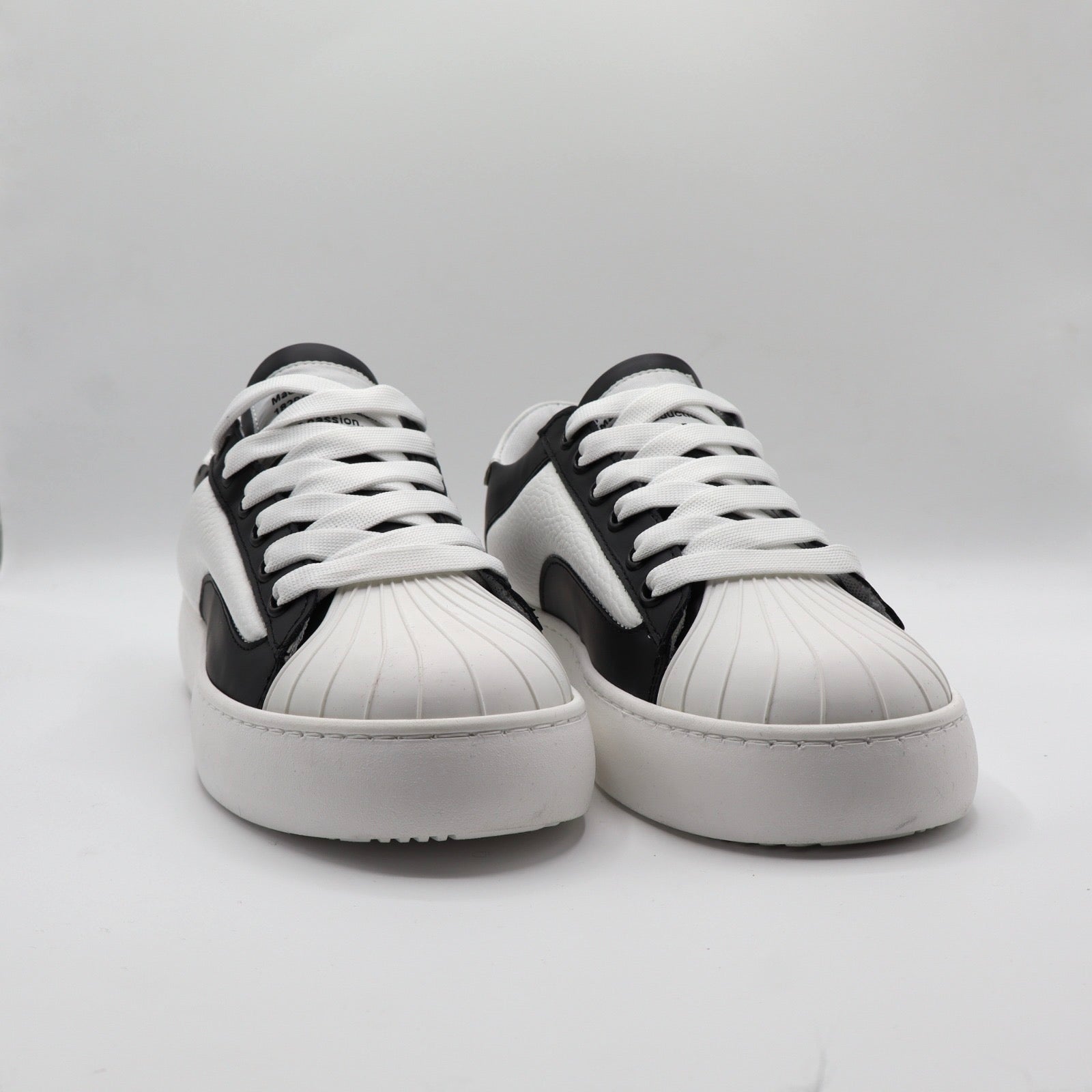 EMPIRE - BLACK AND WHITE